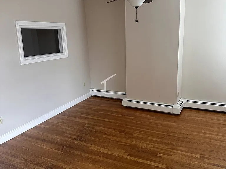 32 Chesterton St #2 — Photo 10