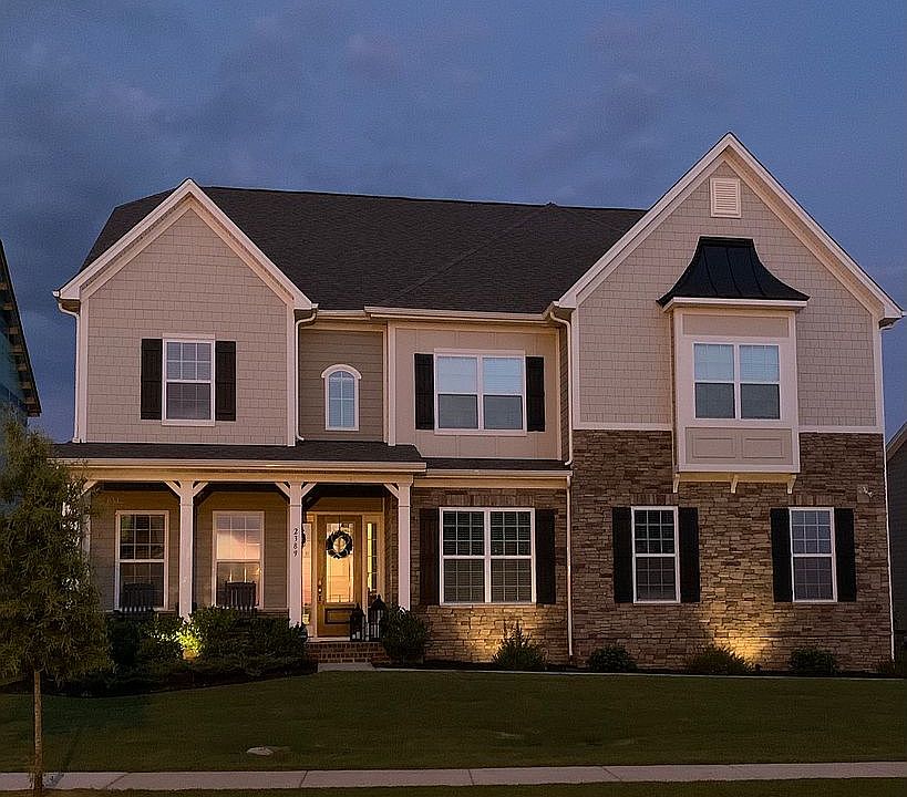 1st image of 2389 Creekview Dr
