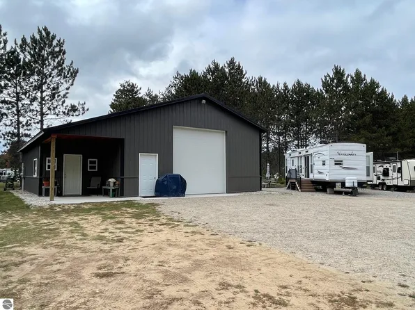 6230 Hudson Rd SW, South Boardman, MI 49680