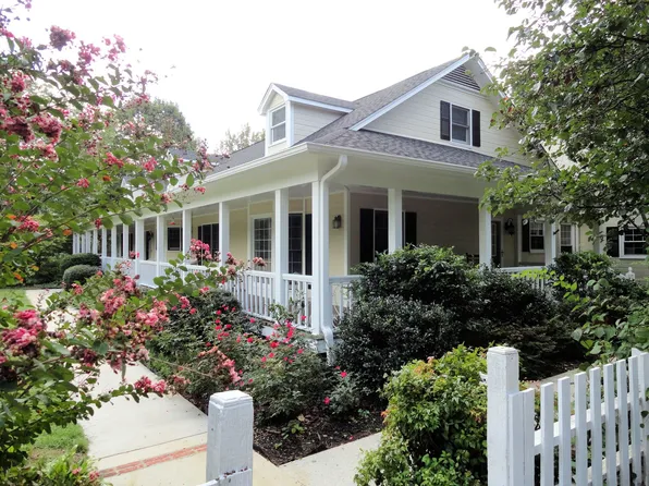 102 Shawnee Dr NW, Huntsville, AL 35806