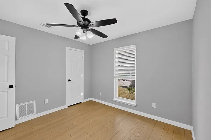 2200 Winona Dr — Photo 27
