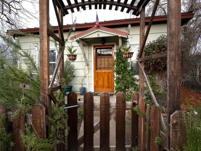 106 W Main St, Talent, OR, 97540