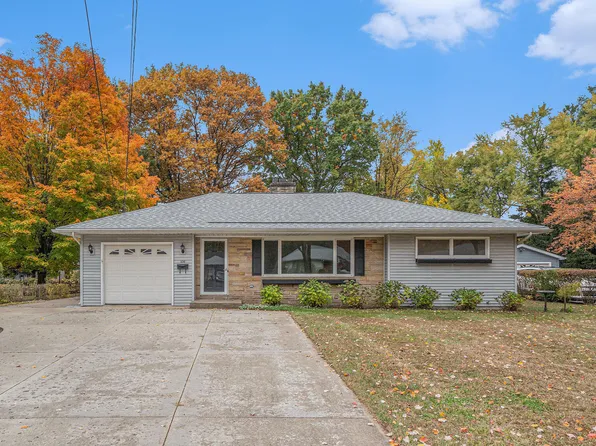 336 Country Club Ter, Battle Creek, MI 49015