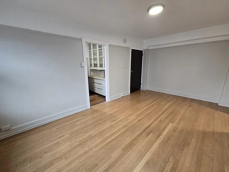 The Castle Apartments — Photo 26