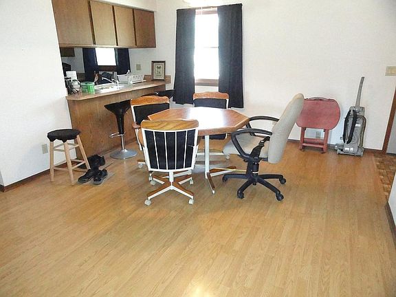 4th image of 1613 Pebblewood Dr