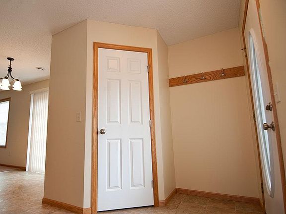 3rd image of 820 Fairfield Pl NW