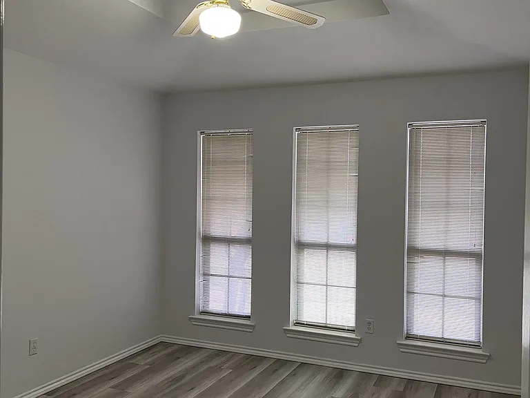 1225 Stonewall St — Photo 3