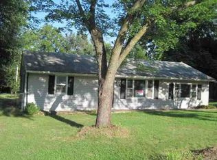 48 Circle Dr, Windsor, MO 65360