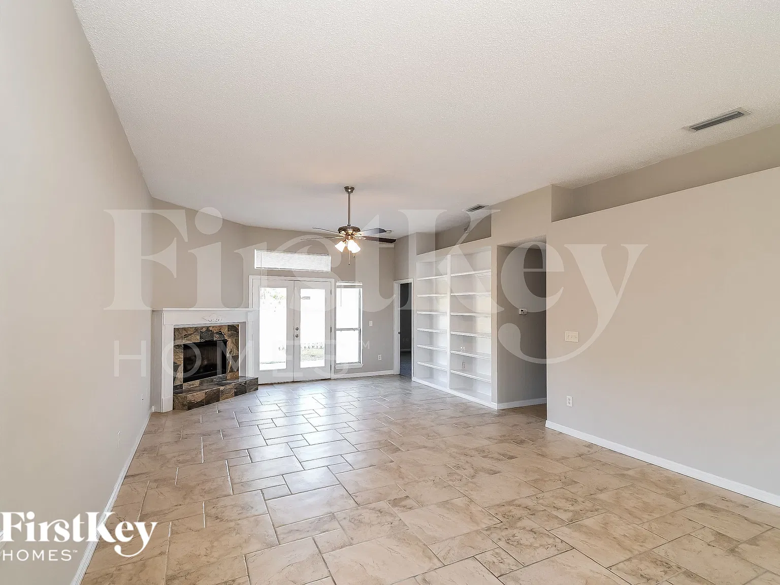 4 bed, 2.0 bath, 1618 sqft, $2,430 — Photo 3