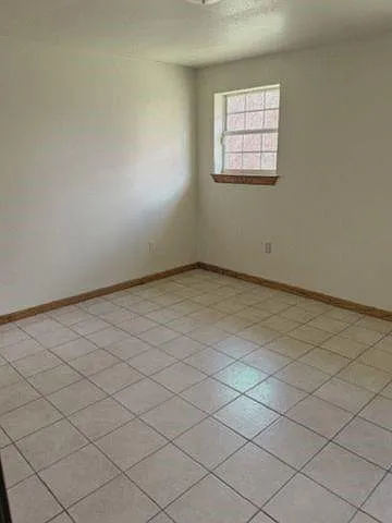 4880 Viola St — Photo 7