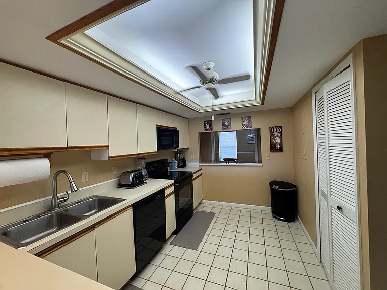 6979 Winkler Rd #336 — Photo 31