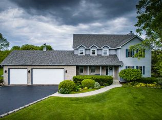 6220 Whiteoak Dr, McHenry, IL 60050