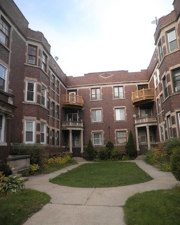 1st image of 826 E Hyde Park Blvd #2