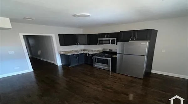 8121 S Maryland Ave #2 — Photo 9