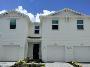 654 SE Lake Falls St #654, Pt Saint Lucie, FL 34984