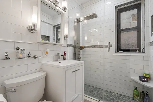 Sold by RE MAX Team | media 39