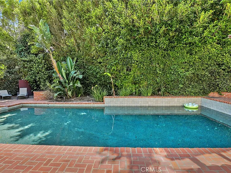 7161 Grasswood Ave — Photo 40
