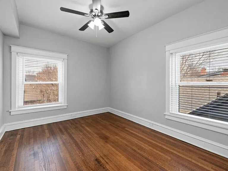 Colonial — Photo 16