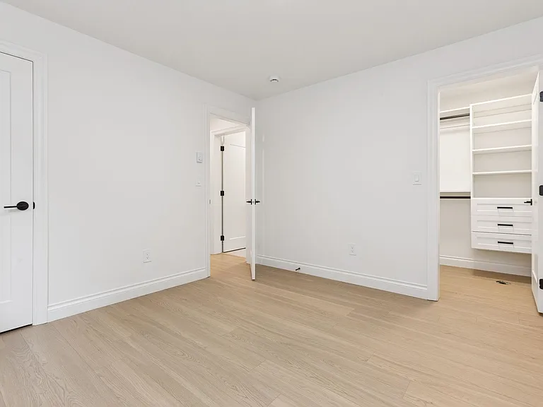 811 Madison Ave N — Photo 9