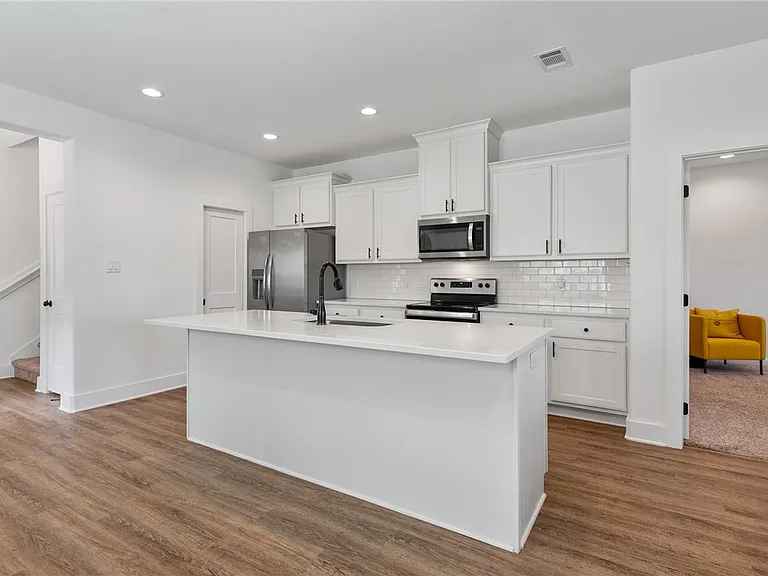 1619 Buena Vista Dr — Photo 8