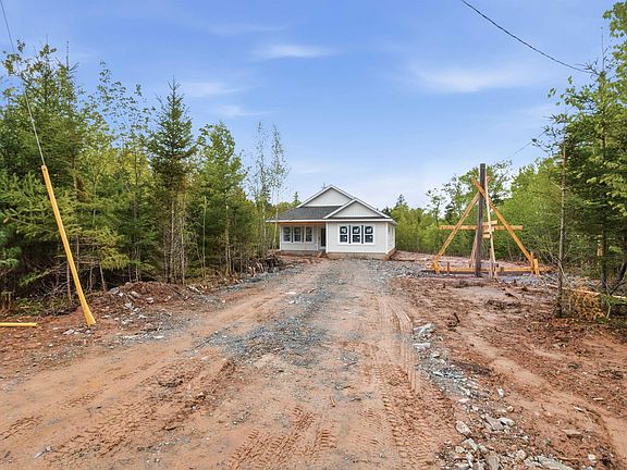 3rd image of 83 Maverick Ln