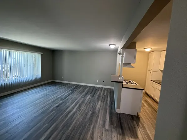 Queens17371, 17371 Queens Ln #4, Huntington Beach, CA 92647