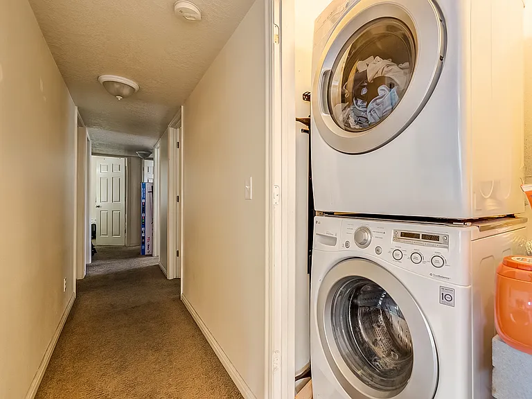 466 N 400 E #203 — Photo 7