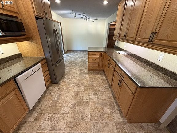 3rd image of 8808 NE 82nd St