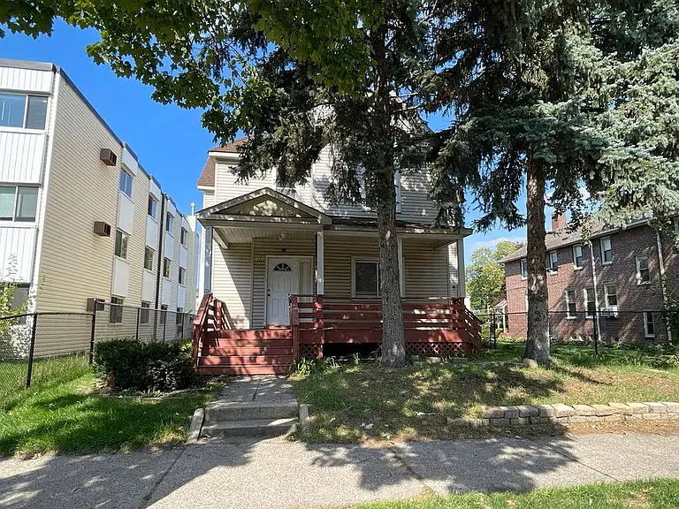 1121 7th St SE — Photo 11