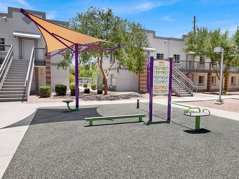 2302 W Colter St — Photo 28