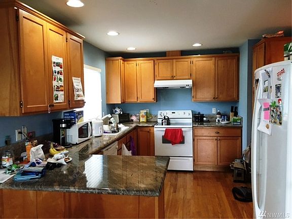 5th image of 3925 S Cloverdale St Unit D