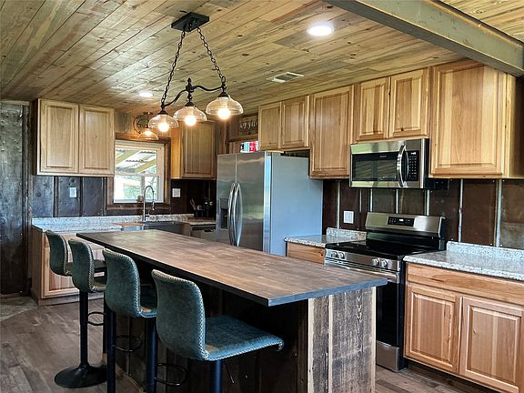 4th image of 3900 County Road 304a