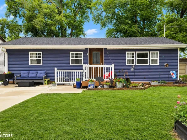 1820 S Coolidge Ave, Mason City, IA 50401