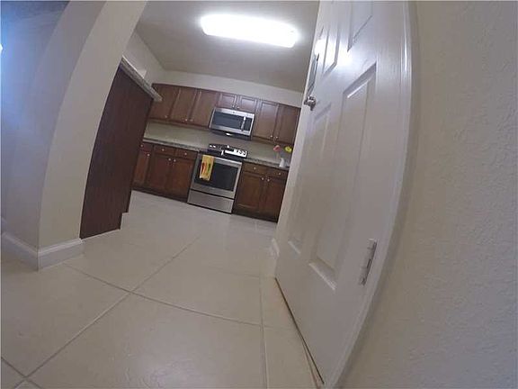 4th image of 8960 Nw 97 Ave #2.05