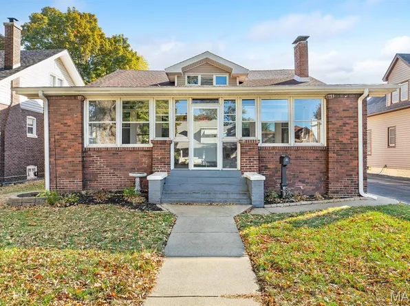 125 S 7th St, Wood River, IL 62095