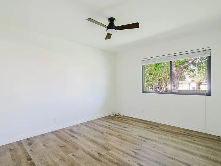 8400 Chimineas Ave — Photo 16