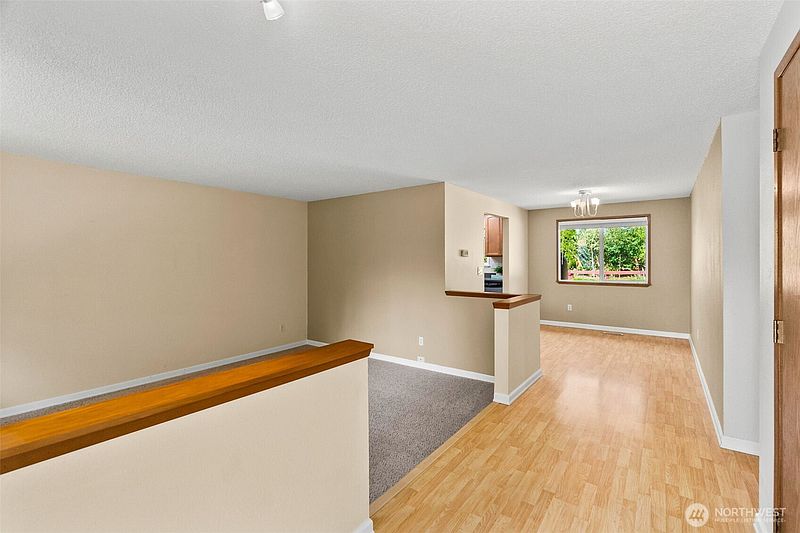 4th image of 8405 113th Street E
