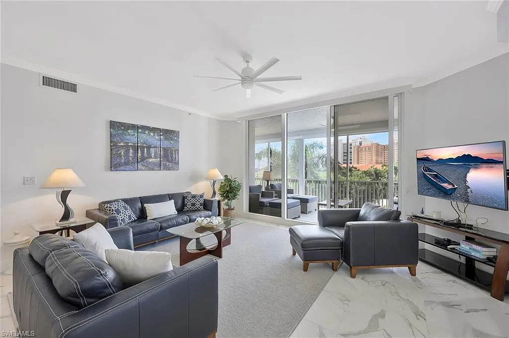 3 bed, 3.0 bath, 2035 sqft, $15,000 — Photo 3