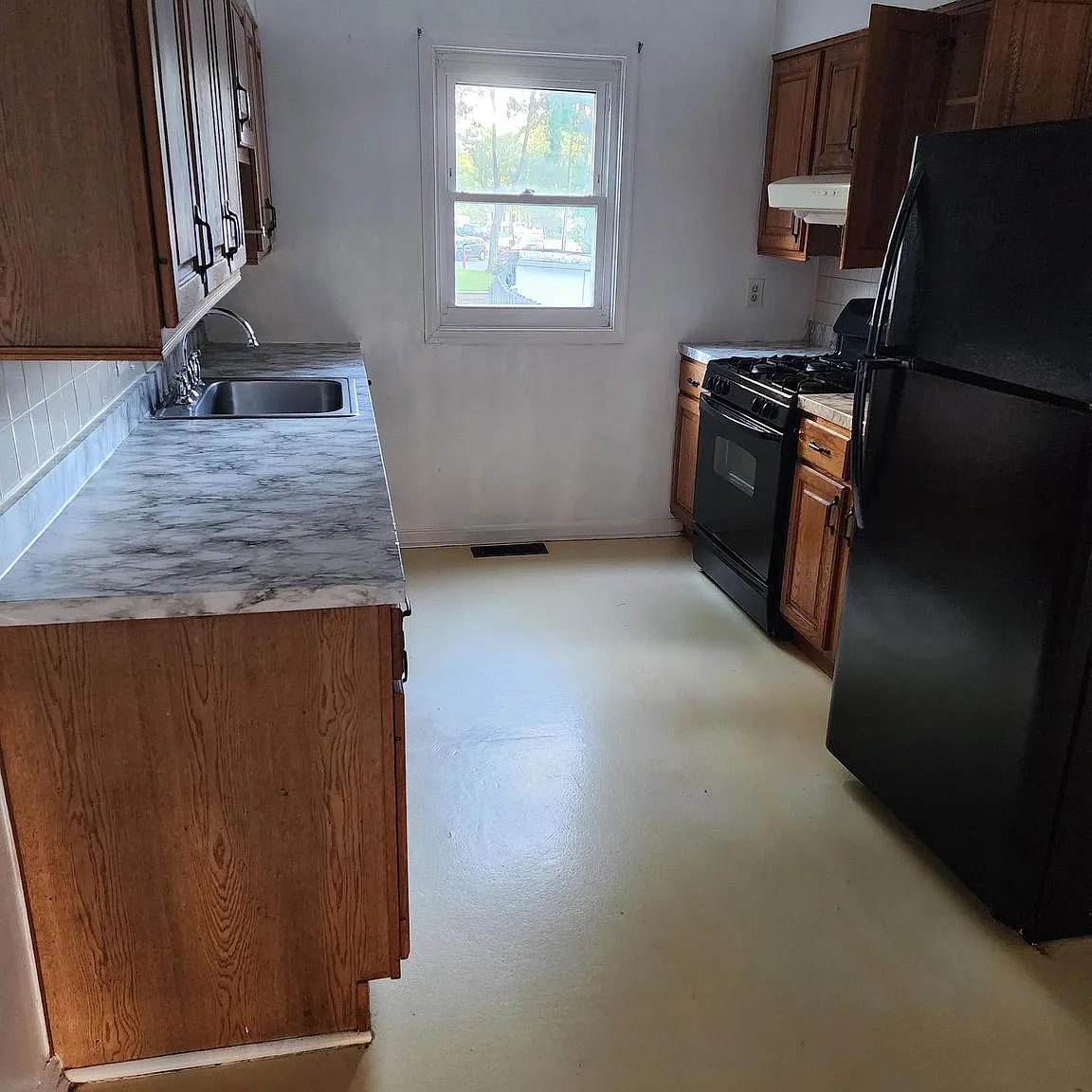 3 bed, 2.5 bath, 1590 sqft, $2,300 — Photo 3