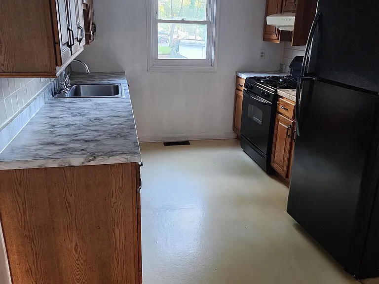 8333 Ivy Glen Ct — Photo 3