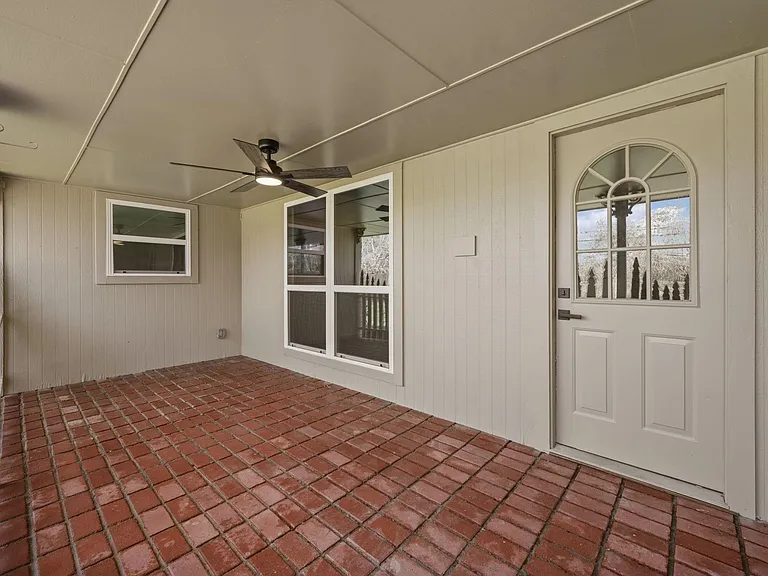 210 Ridgemont Dr — Photo 24