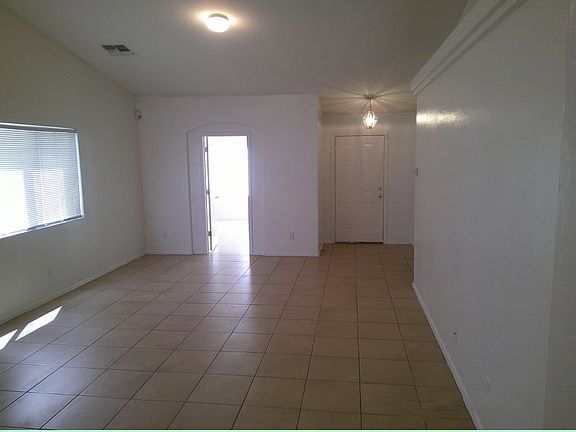 5th image of 10914 W Campbell Ave