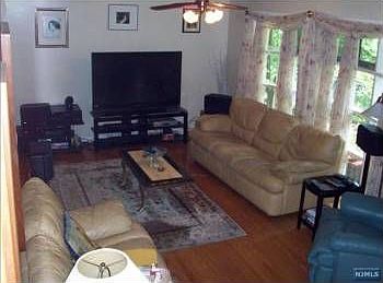 3rd image of 410 Highwood Ave