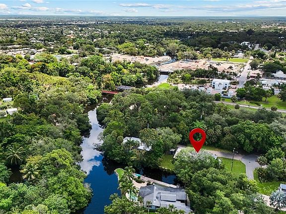 4th image of 27292 East DR