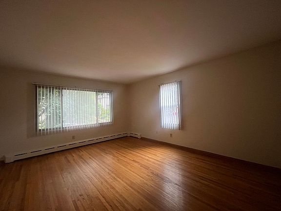 5th image of 25 Wheeler St S APT 3
