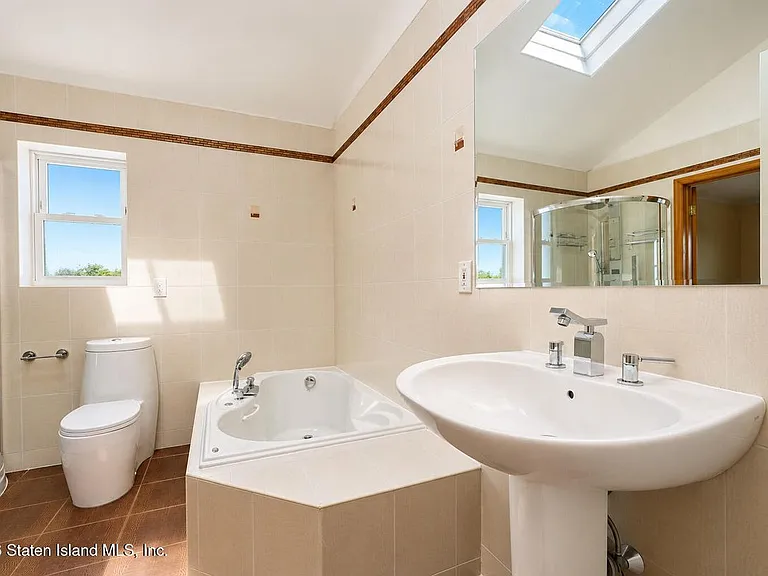 43 Cherrywood Ct — Photo 18