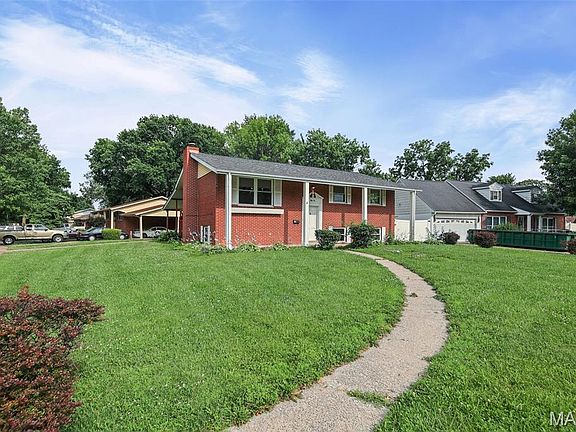 4th image of 52 Villa Dr