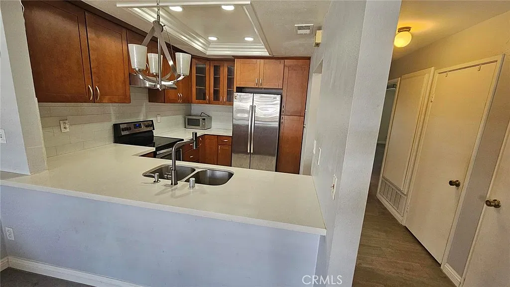 2 bed, 1054 sqft, $2,900 — Photo 3