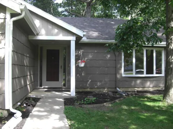 1985 W Choctaw Dr, London, OH 43140