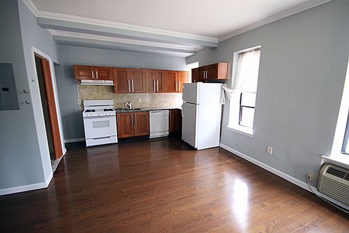 2nd image of 14 Park St APT 32